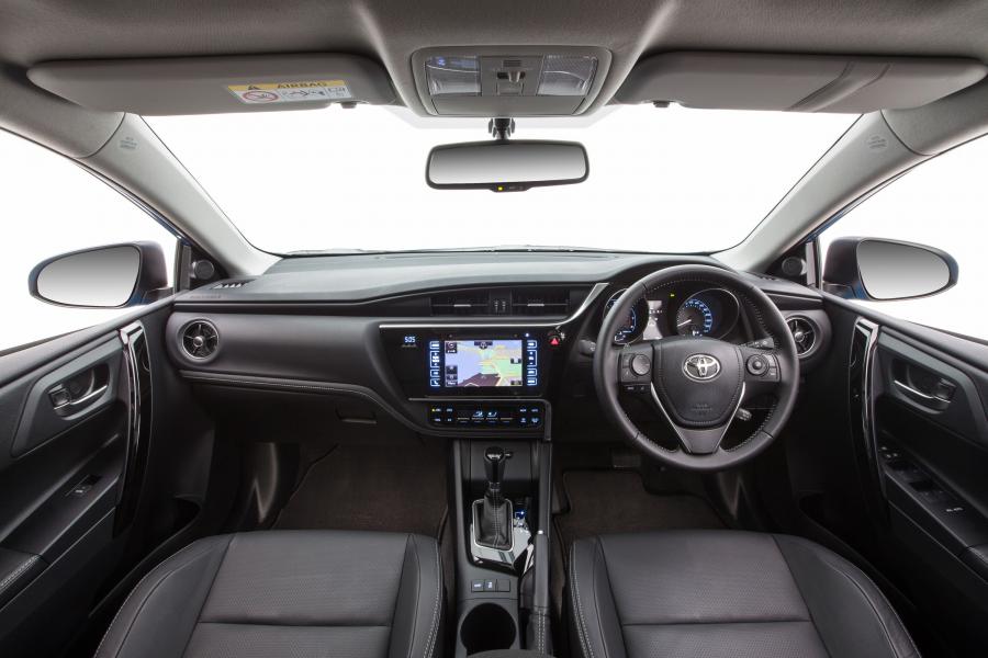  Toyota Corolla ZR 2015 года  (фото 6 из 8)
